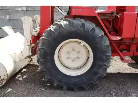 Chariots élévateurs tout terrain 1979  Manitou 4RM 30G (13)