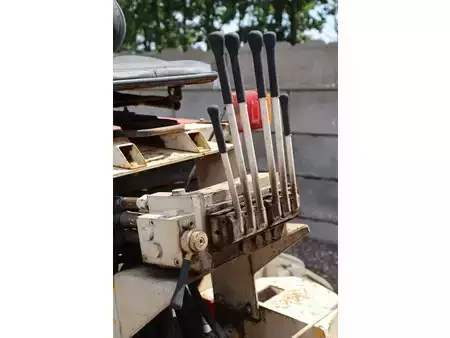Chariots élévateurs tout terrain 1979  Manitou 4RM 30G (17)