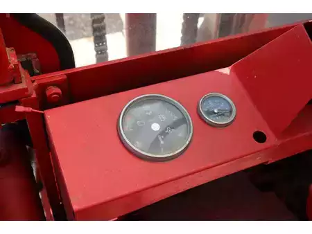 Chariots élévateurs tout terrain 1979  Manitou 4RM 30G (24)