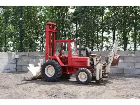 Chariots élévateurs tout terrain 1979  Manitou 4RM 30G (3)