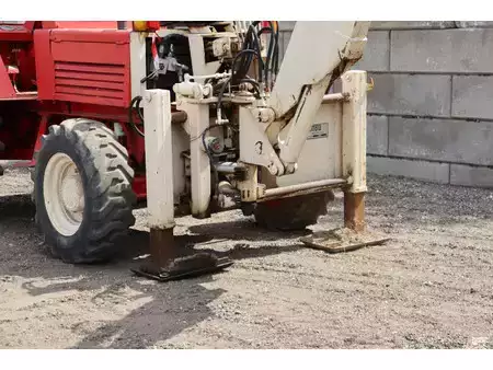 Chariots élévateurs tout terrain 1979  Manitou 4RM 30G (38)