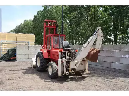 Chariots élévateurs tout terrain 1979  Manitou 4RM 30G (4)