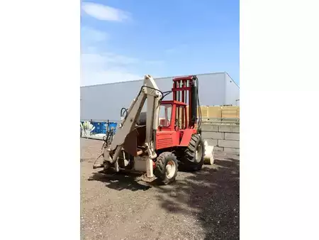 Chariots élévateurs tout terrain 1979  Manitou 4RM 30G (6)