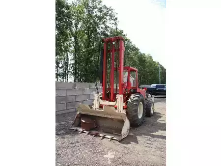 Chariots élévateurs tout terrain 1979  Manitou 4RM 30G (9)