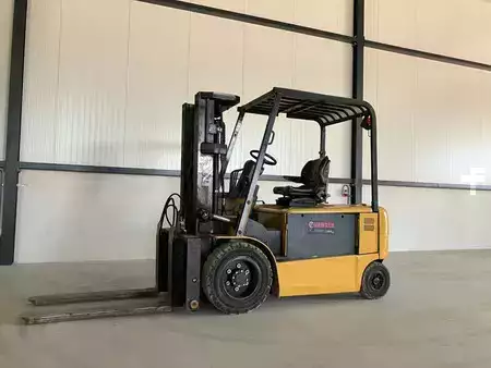 Carrelli elettrici 4 ruote 2009  CAT Lift Trucks EP30K-PAC (1)