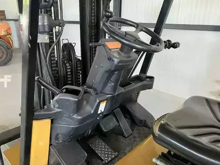 Carrelli elettrici 4 ruote 2009  CAT Lift Trucks EP30K-PAC (12)