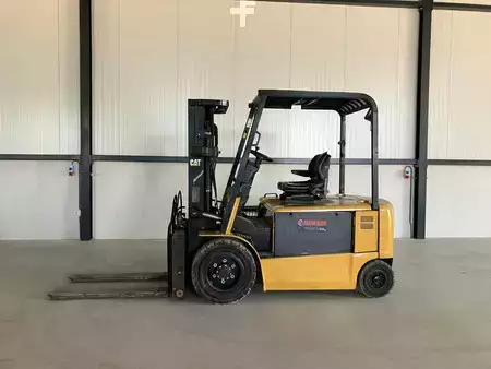 Carrelli elettrici 4 ruote 2009  CAT Lift Trucks EP30K-PAC (2)