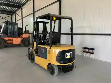 Carrelli elettrici 4 ruote 2009  CAT Lift Trucks EP30K-PAC (3)
