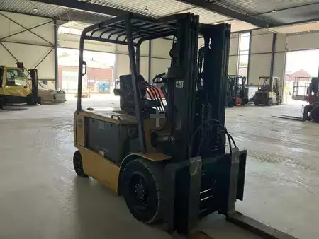Carrelli elettrici 4 ruote 2009  CAT Lift Trucks EP30K-PAC (6)