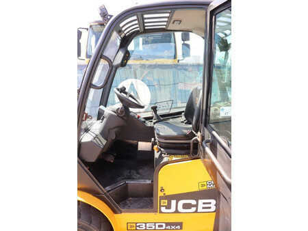 Empilhador telescópico-Fixo 2018  JCB 35D 4x4 (22)