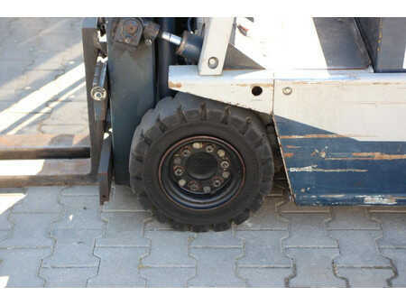 Carrelli elettrici 4 ruote - Komatsu FB13M-2 (16)