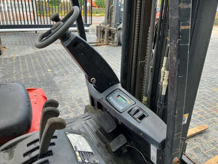 Chariots électriques à 4 roues 2009  Yale ERP16ATF (SWB) E2380 (10)