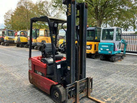 Chariots électriques à 4 roues 2009  Yale ERP16ATF (SWB) E2380 (6)