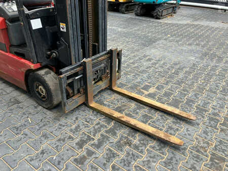 Chariots électriques à 4 roues 2009  Yale ERP16ATF (SWB) E2380 (7)