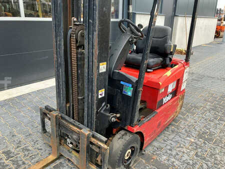 Chariots électriques à 4 roues 2009  Yale ERP16ATF (SWB) E2380 (8)