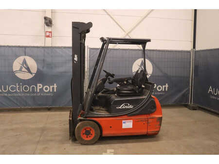 Elektromos 4 kerekű 2004  Linde E16C (1)