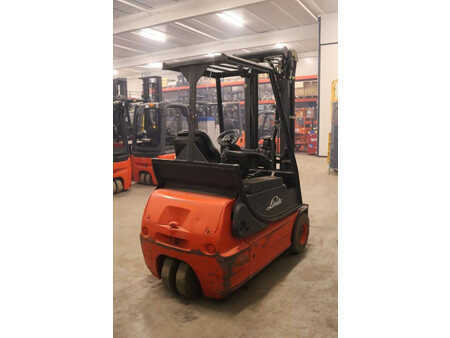 Elektromos 4 kerekű 2004  Linde E16C (5)