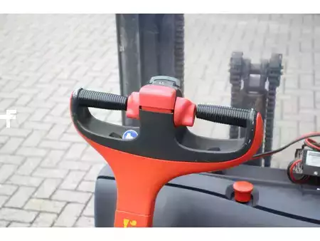 Wózek wysokiego podnoszenia 2008  Linde L12 (14)