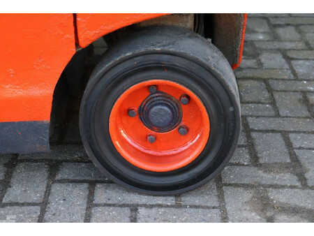 Carrelli elettrici 4 ruote 2014  Linde E25L-01 (16)