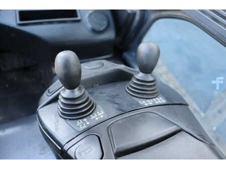 Carrelli elettrici 4 ruote 2014  Linde E25L-01 (25)
