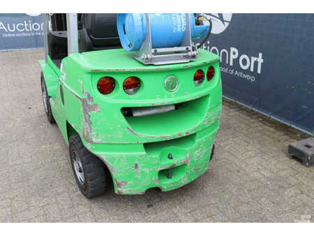 Treibgasstapler 2018  Cesab M325G (16)