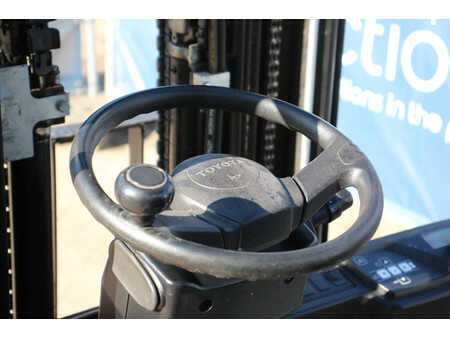 Chariots électriques à 4 roues - Toyota Tonero 15 (19)