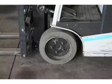 Chariots électriques à 4 roues 2016  Unicarriers AG1N1L18Q (14)