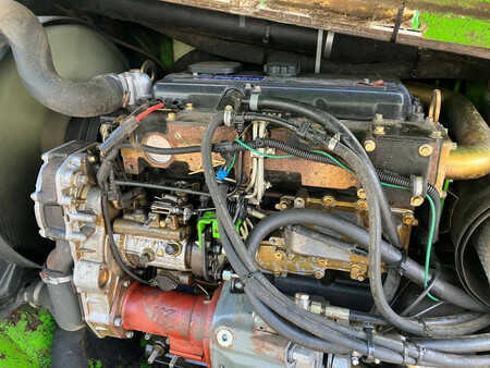 Chariots téléscopiques fixes 2004  Merlo P33.7KT (9)