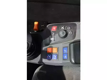 Sollevatori telescopici rigidi 2018  Manitou MLT 741-140 V+ (35)