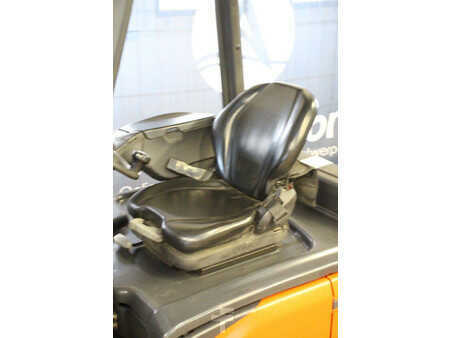 Elektryczne 4-kołowe - Linde E16 (23)