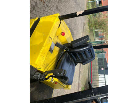 Chariots électriques à 4 roues 2011  Yale ERP15 (14)