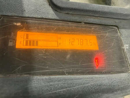 Carretilla elevadora GLP 2015  Toyota 02-8FDF18 (10)