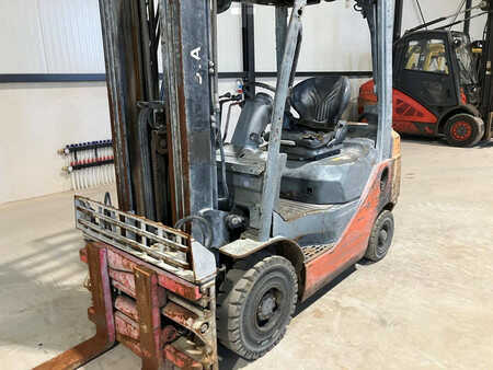 Carretilla elevadora GLP 2015  Toyota 02-8FDF18 (8)