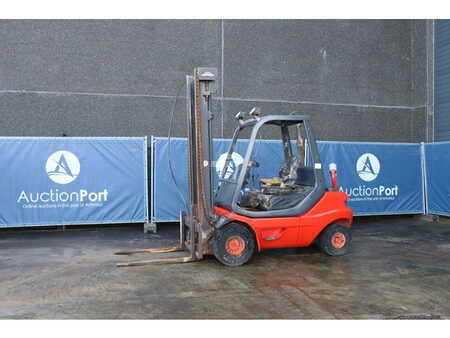 Diesel Forklifts 2001  Linde H30D-03 (1)