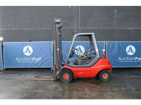 Diesel Forklifts 2001  Linde H30D-03 (2)