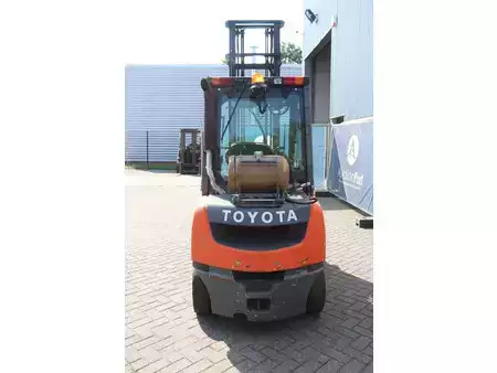 Wózki gazowe 2012  Toyota 028FGF25 (5)