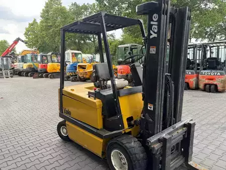 Elektro čtyřkolový VZV 1999  Yale ERP30 (6)