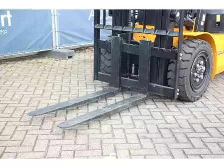 Dieselstapler 2025  JBC FD-32S (9)