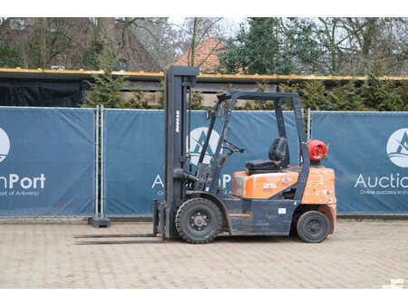 Carretilla elevadora GLP - Doosan G25G-5 (1)