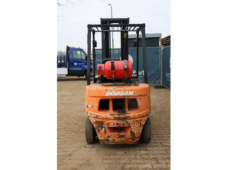 Carretilla elevadora GLP - Doosan G25G-5 (5)