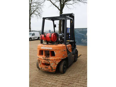 Carretilla elevadora GLP - Doosan G25G-5 (6)