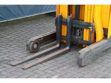 Carrelli retrattili 2010  Jungheinrich ETV 112 (10)