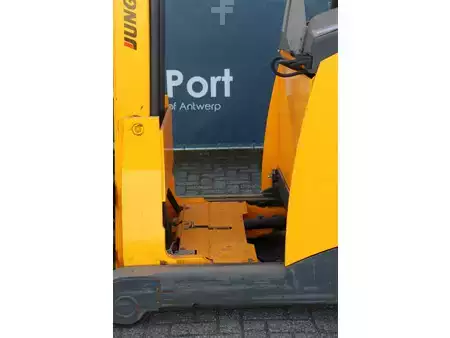 Carrelli retrattili 2010  Jungheinrich ETV 112 (28)