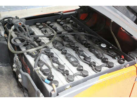 Eléctrica de 4 ruedas 2017  Linde E16-02 (19)