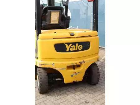 Chariots électriques à 4 roues 2017  Yale ERP25VL (16)