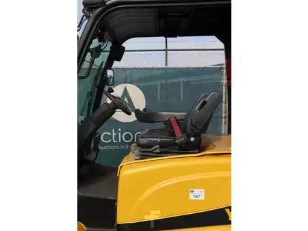 Chariots électriques à 4 roues 2017  Yale ERP25VL (19)