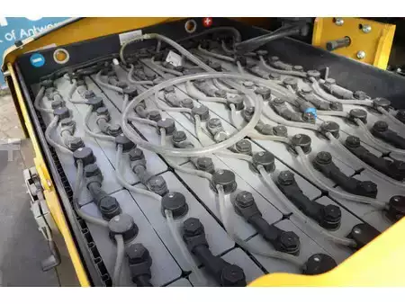 Chariots électriques à 4 roues 2017  Yale ERP25VL (29)