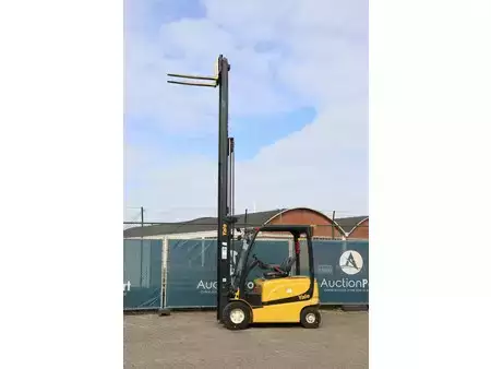 Chariots électriques à 4 roues 2017  Yale ERP25VL (31)