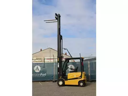 Chariots électriques à 4 roues 2017  Yale ERP25VL (33)