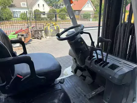 Dieselový VZV 2017  Unicarriers Y1D2A25Q (10)